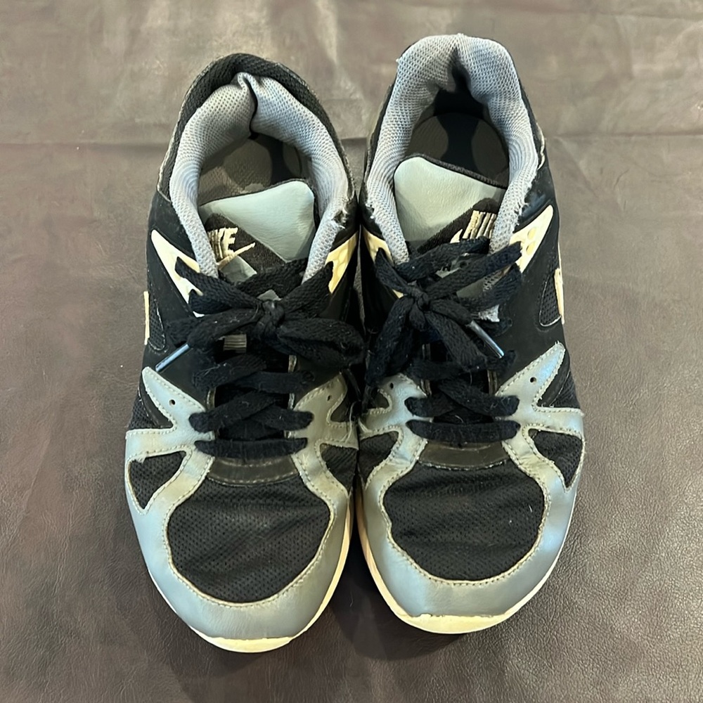 boys air max nike shoes 5.5y